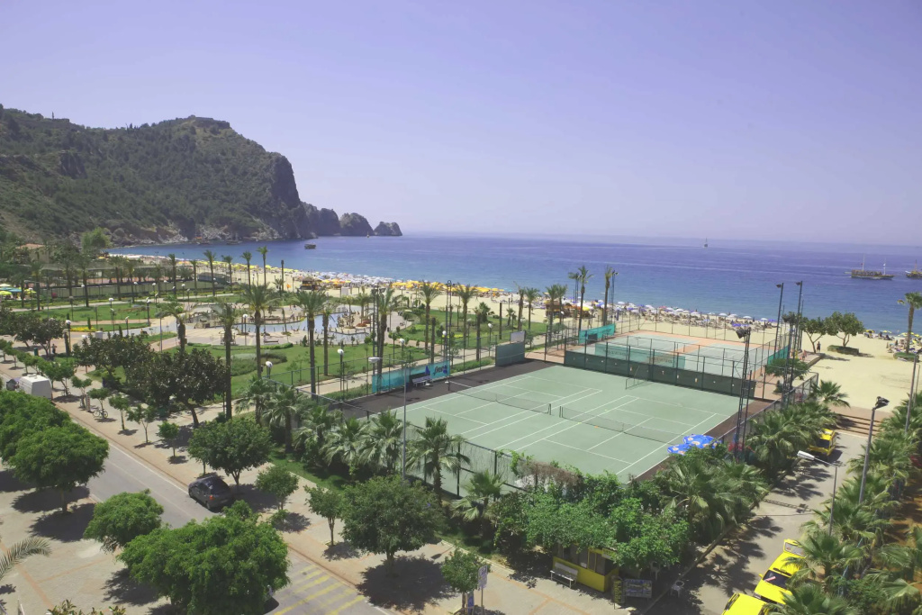 Beach & Waterfront