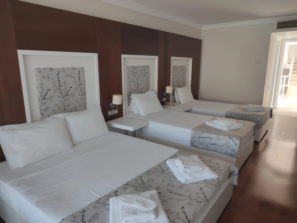 Sentinus Beach Hotel — 4