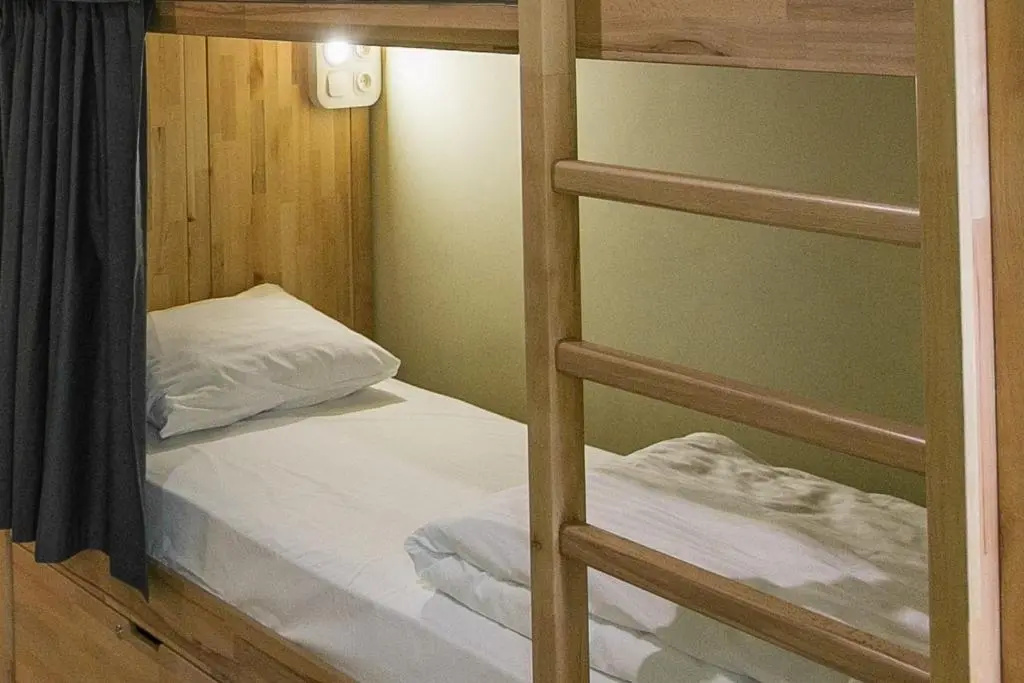 Economy room