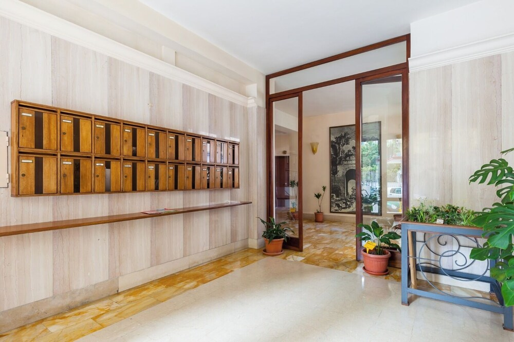 Fresh and Trendy Flat at Vomero