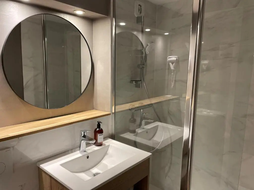 Comfort room
