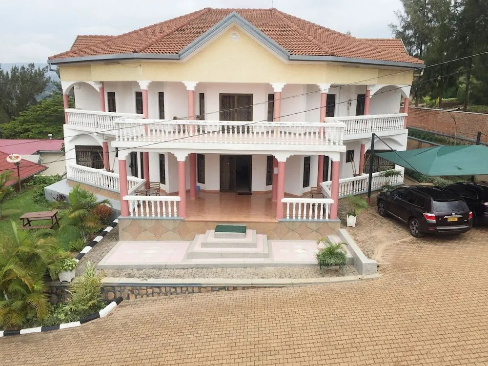 Romalo Hotel & Apartments