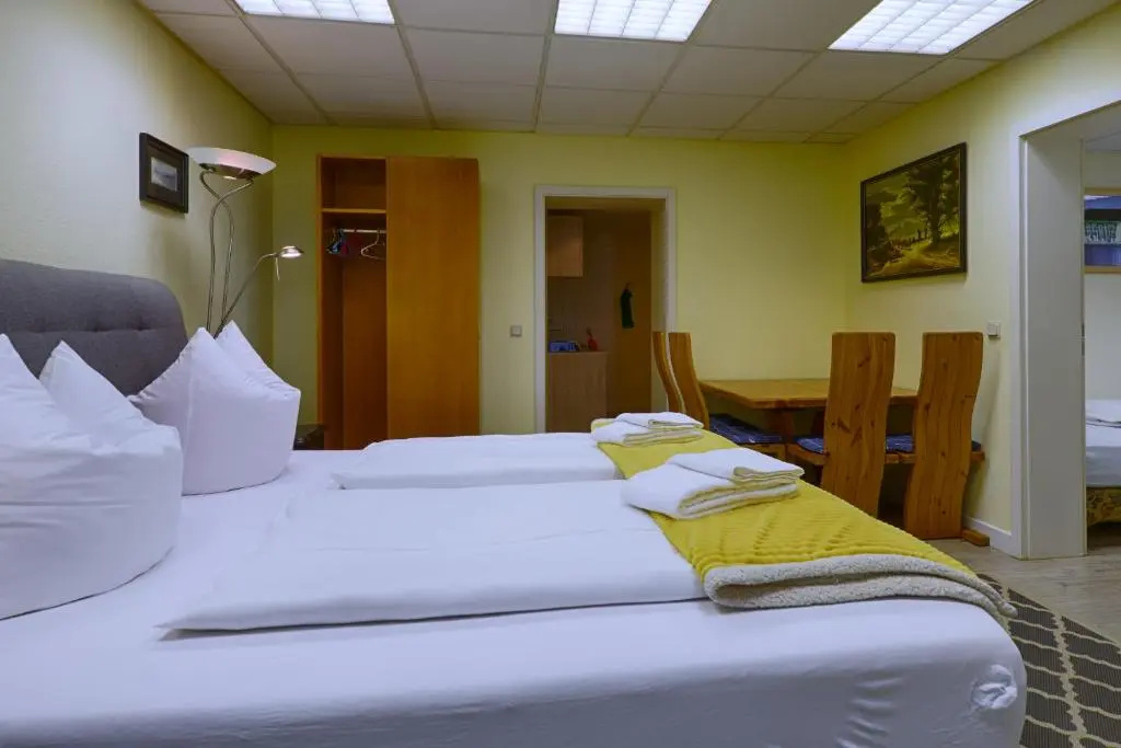 3 Bedrooms Apartment