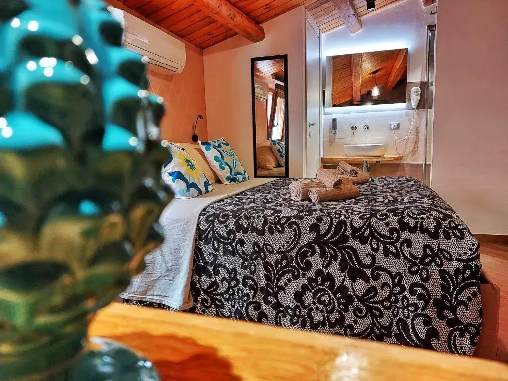 Standard Double room (full double bed)