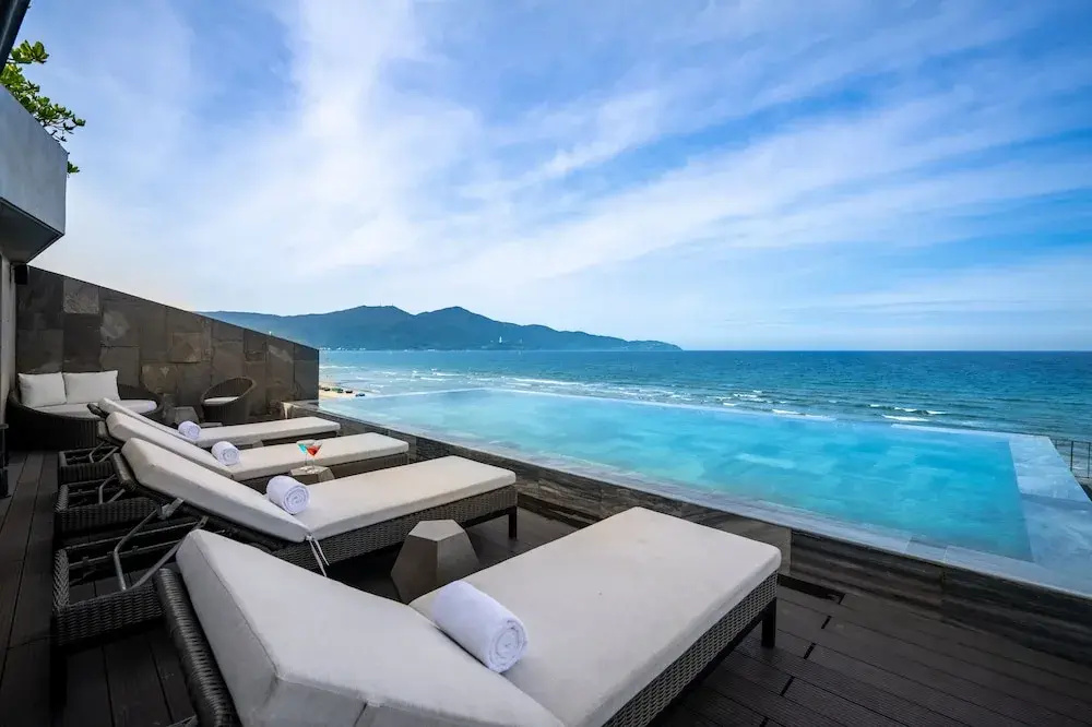 Beach & Waterfront