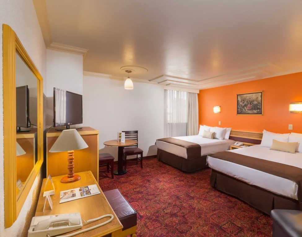 Standard Triple room