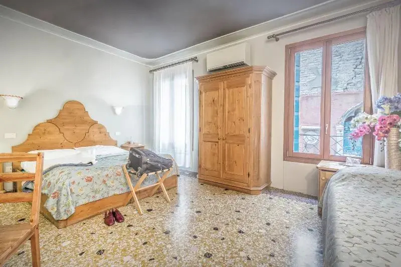 Double room (twin beds)