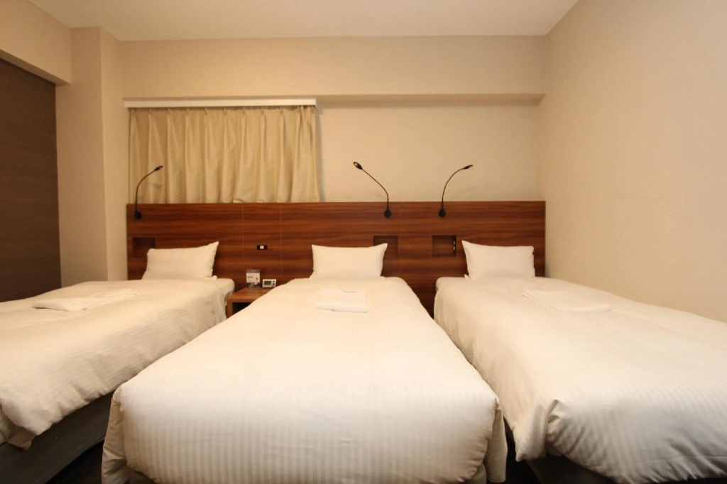 Standard Triple room