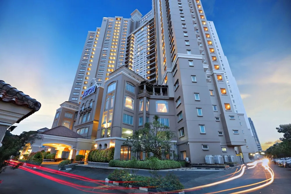 Marina Mediterania Ancol by Andrew