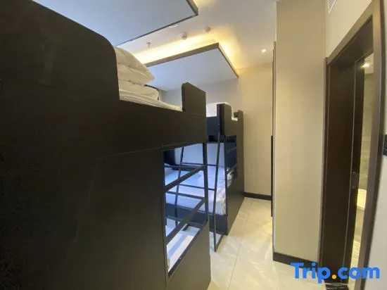 Quadruple Suite