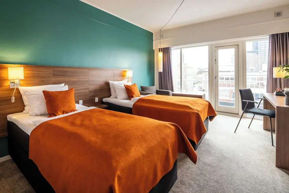 Standard Double room with balcony and with harbour view (twin beds)
