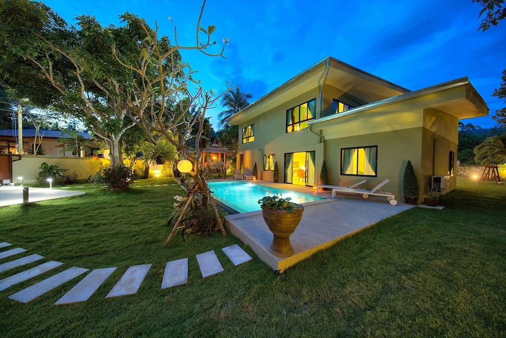 Superb Family Hide-away Four Bedroom Garden Villa With Family Pool