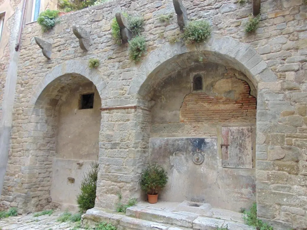 Domus Ghibellinae-Fonte di San Benedetto - Chambres