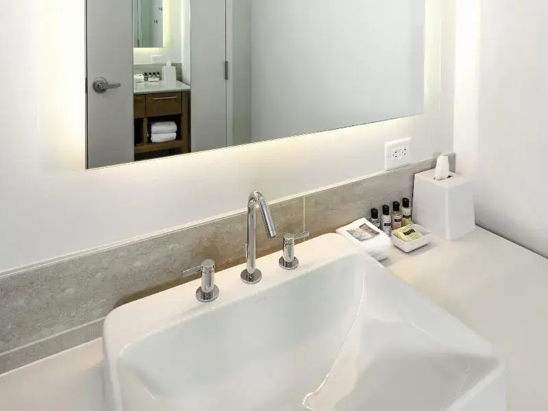 1 Bedroom Double Suite (full double bed)