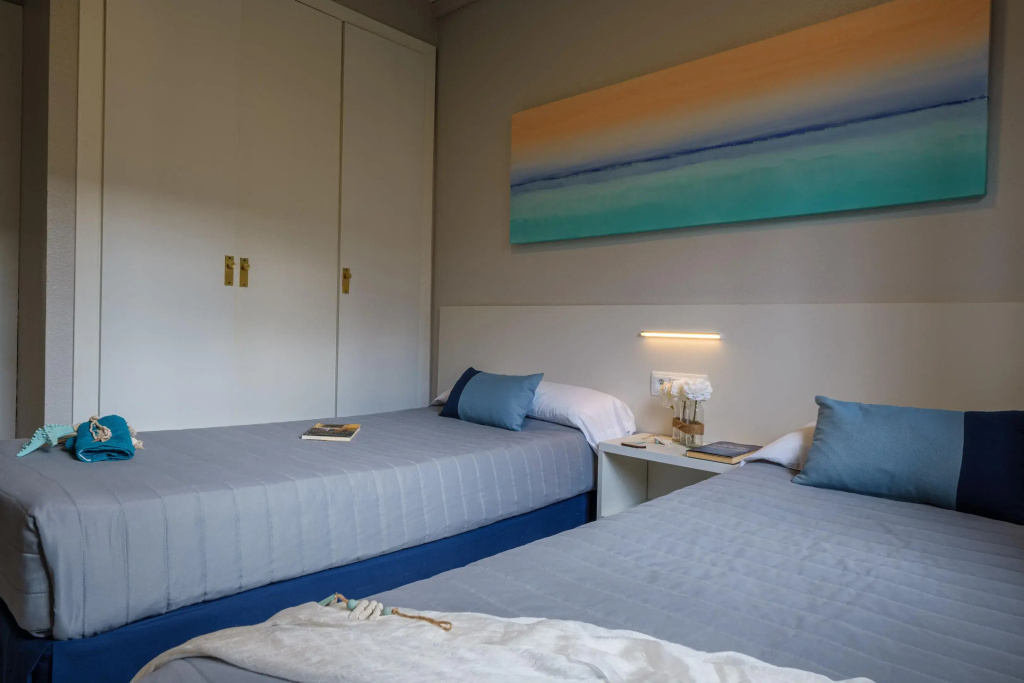 Apartamentos Estival Park — La Pineda, Catalonia