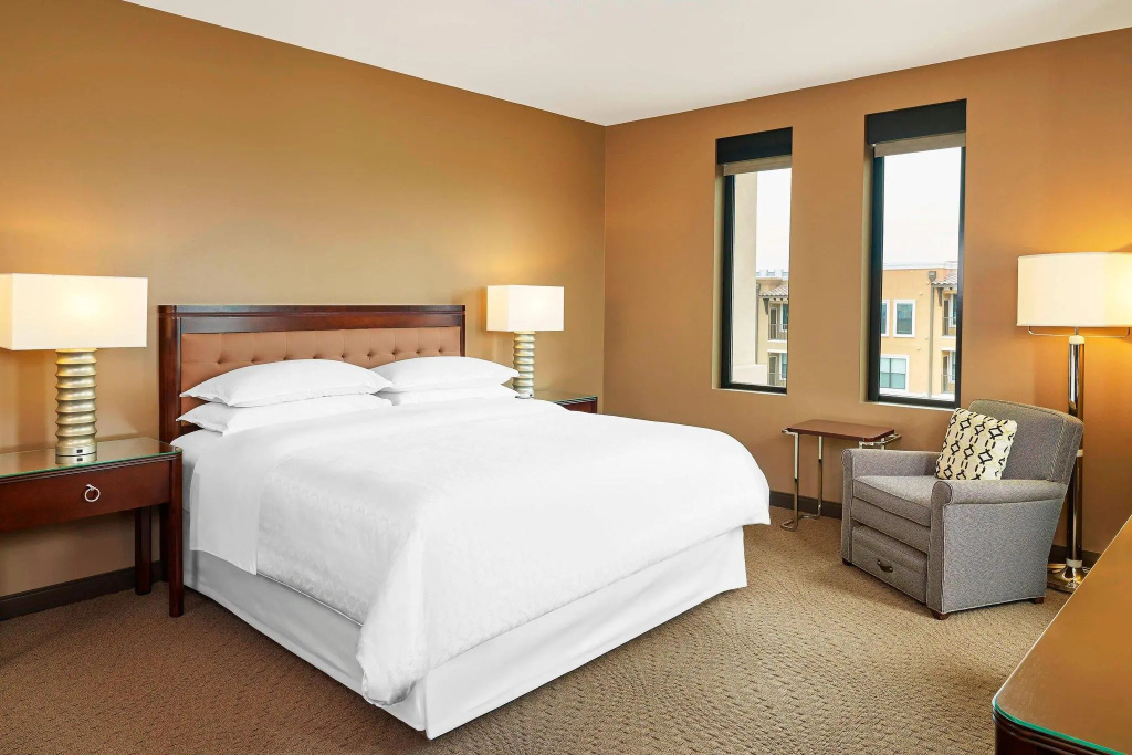 Sheraton Stonebriar Hotel - Chambres