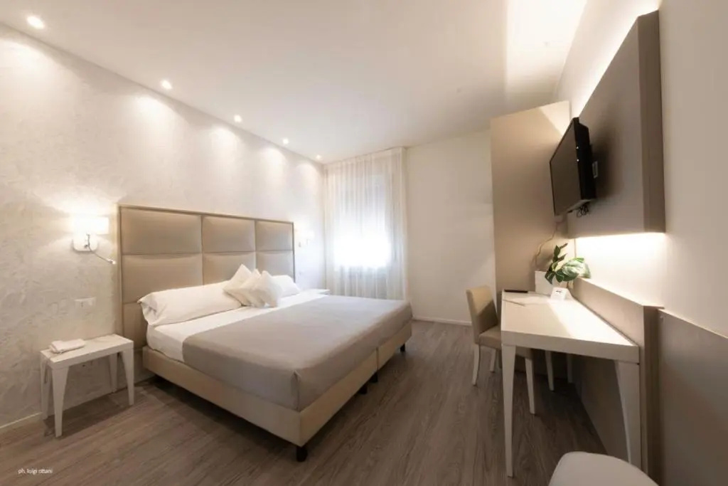 Superior Double room (full double bed)