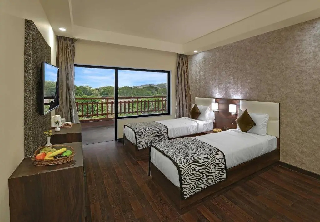 Deluxe Twin room (twin beds) (bed type is subject to availability)