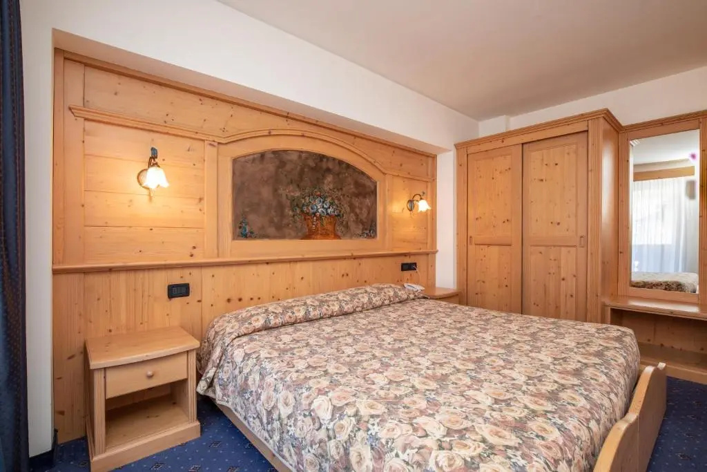 Standard Double room (full double bed)
