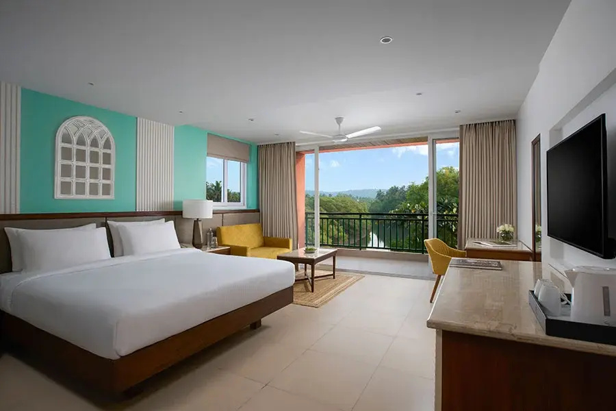 Deluxe room with partial sea view