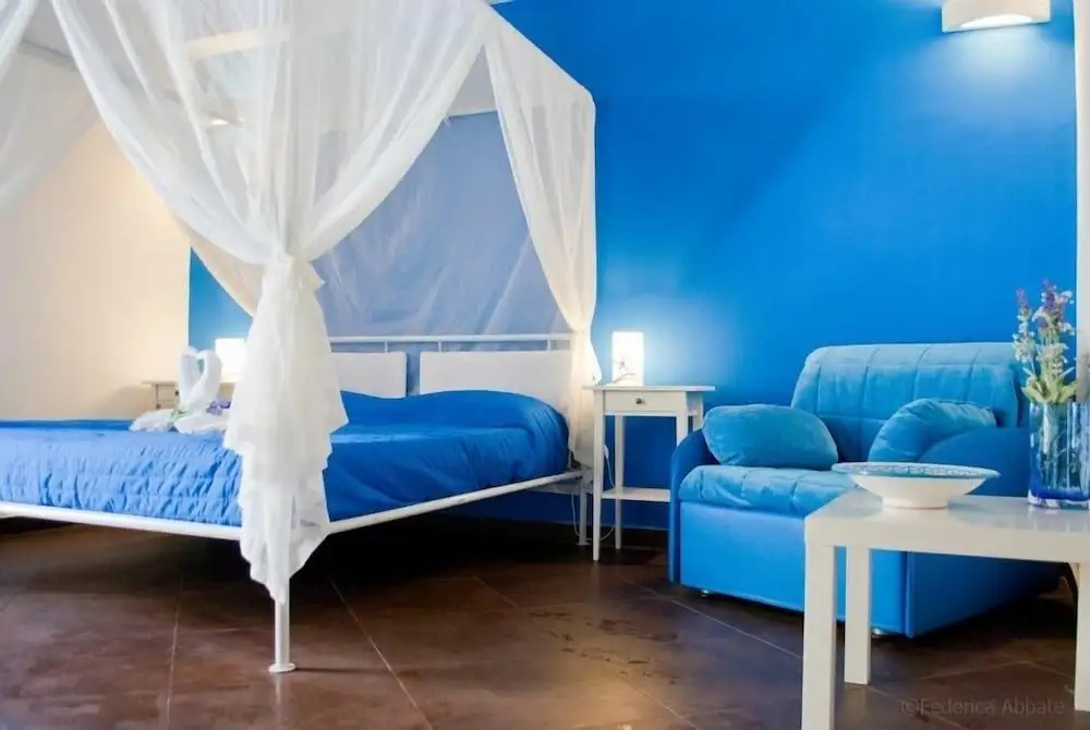 Superior Double room with courtyard view (full double bed)