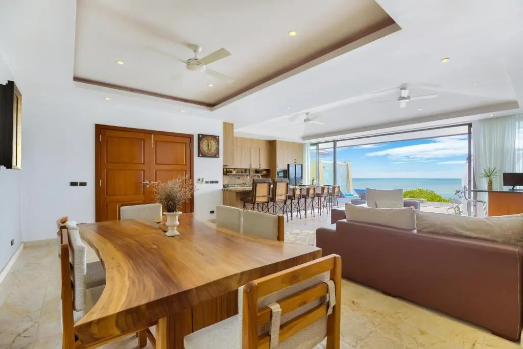 5 Bedrooms Villa with sea view