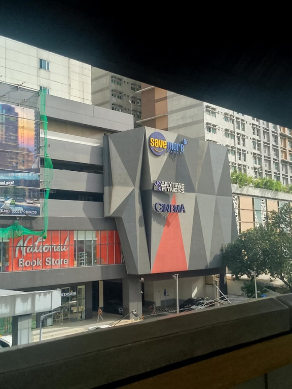2BR/Pioneer Woodland connected to Metro Rail Station SM Light Boni Mandaluyong Manila Philippines