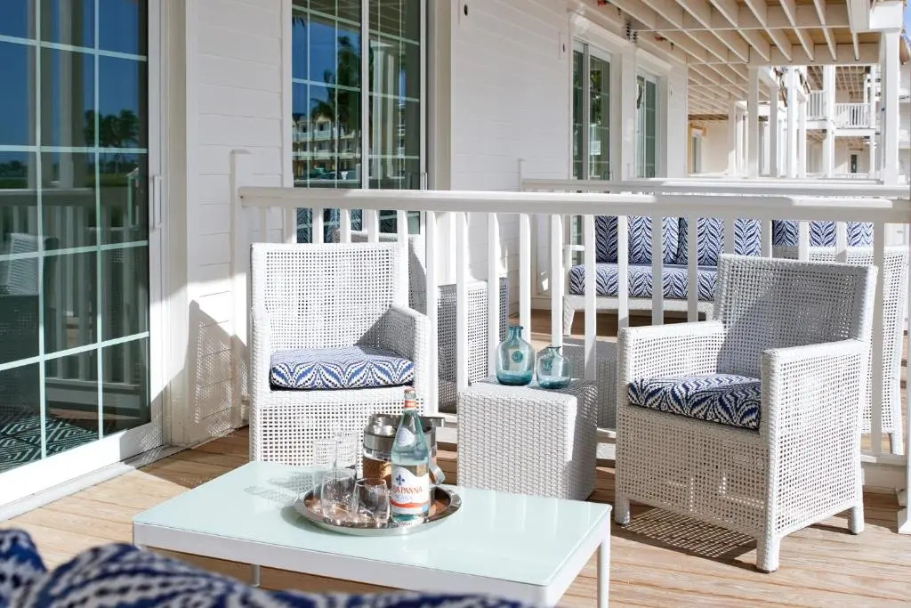 Standard Double room with balcony and oceanfront (full double bed)