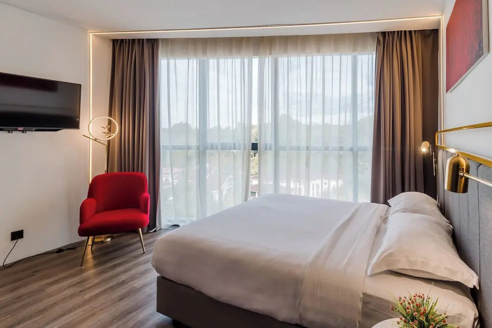 Standard Double room (full double bed)