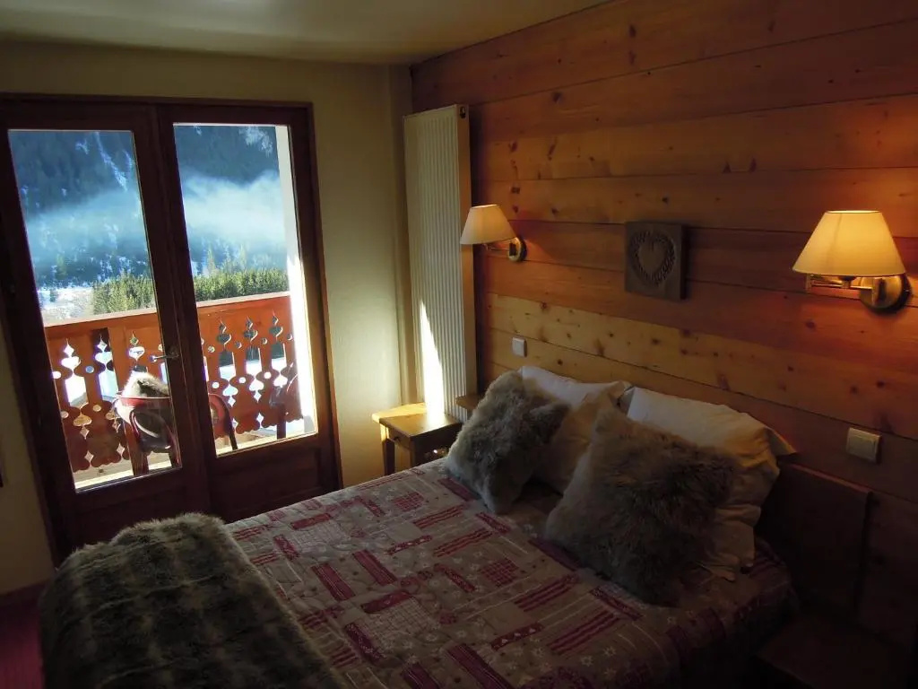 Standard Double room with mountain view full double bed