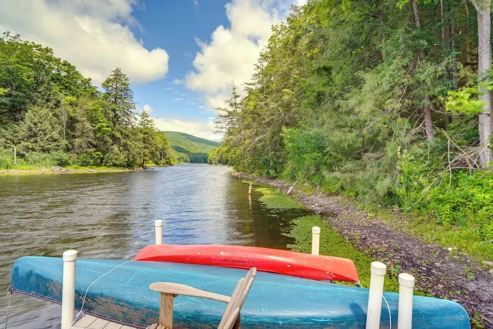 Great Barrington Lakeside Getaway w/ Kayak & Grill