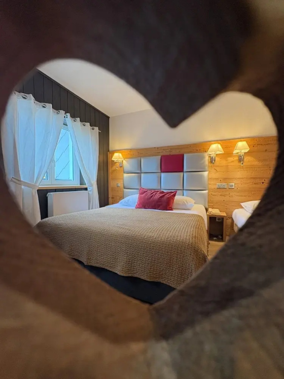 Standard Triple room with land view