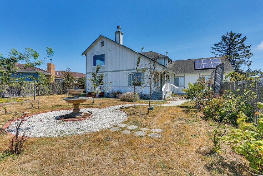 Seaside Eureka Vacation Rental w/ Bay Views!
