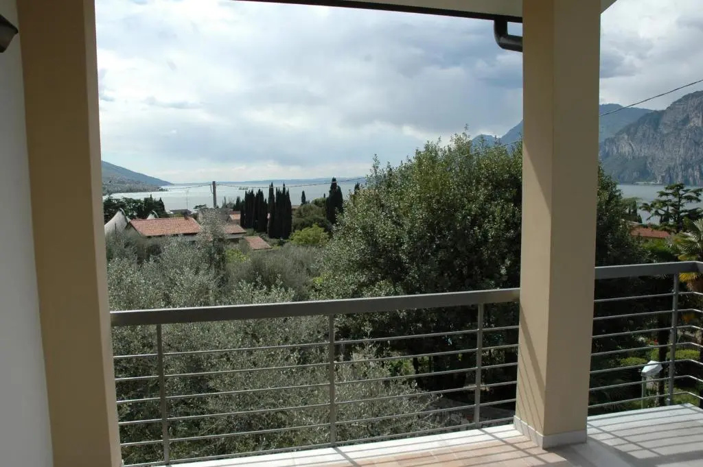 Apartment with garden view