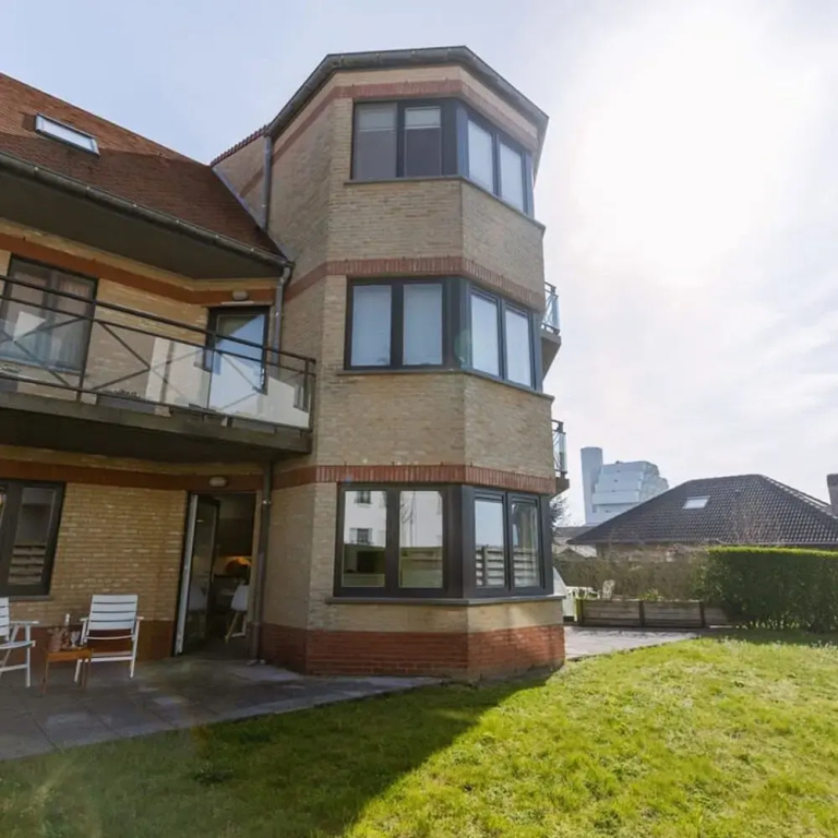 Bright Apartment With Large and Sunny Garden