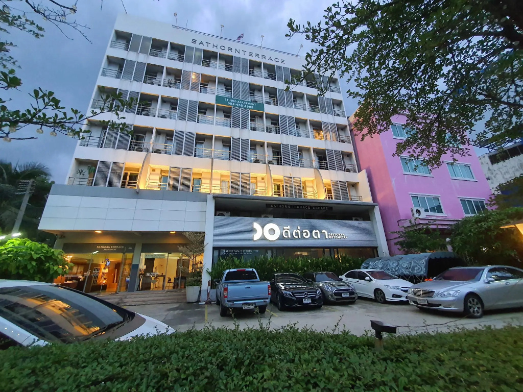 Sathorn Terrace Apartment — фото