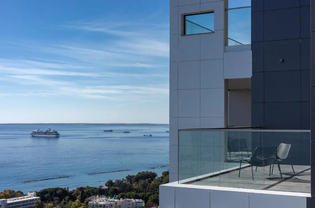 Balcony & Terrace