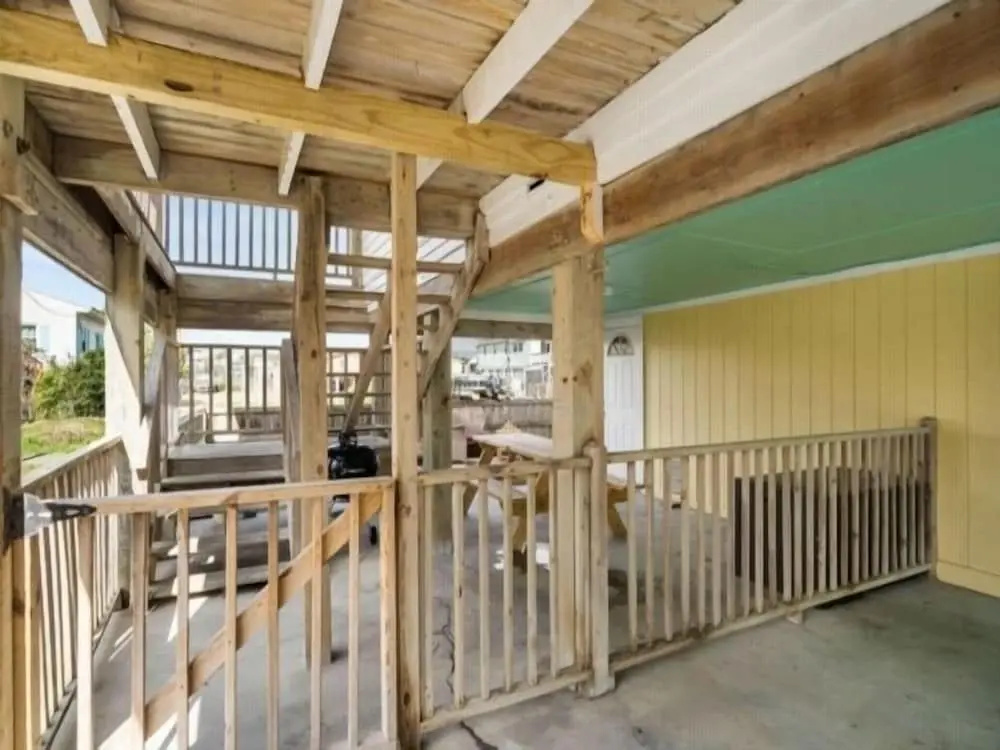 Beach Cabin - Perfect For Your Family Getaway! Pet Friendly! 2 Bedroom Cottage by RedAwning