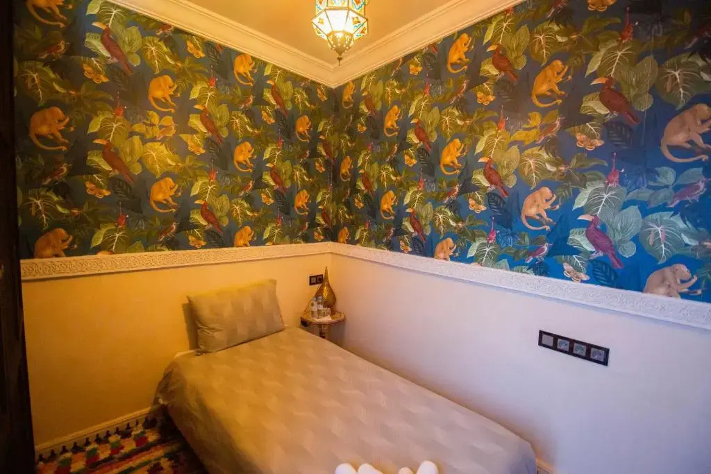 Economy room