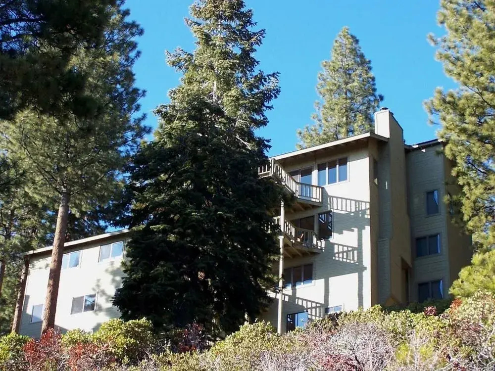 Panoramic Views of Lake Tahoe 8 Br home by RedAwning