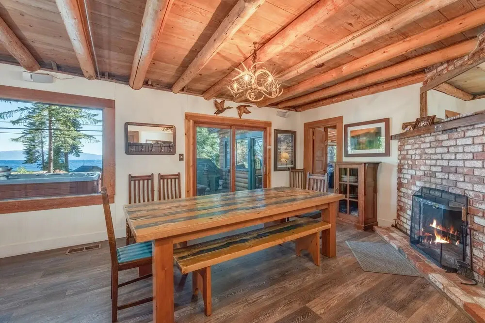 Dun Lookin - Private Hot Tub & Pier, Large Yard - 4 Bedroom Cabin