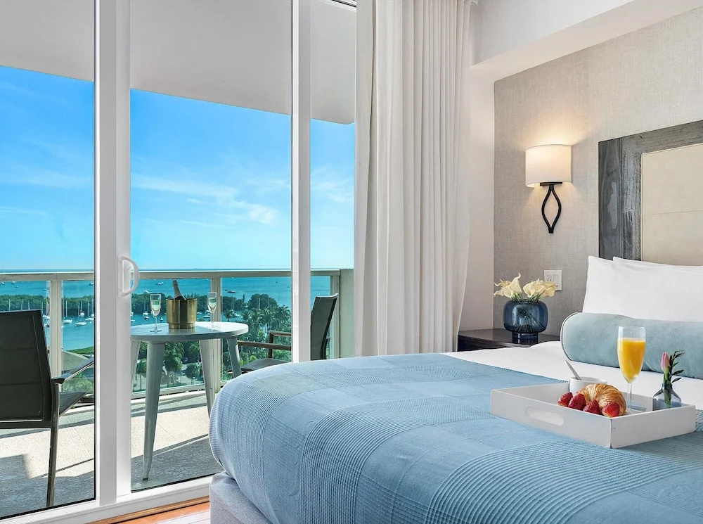 2 Bedrooms Family Apartment with bay view