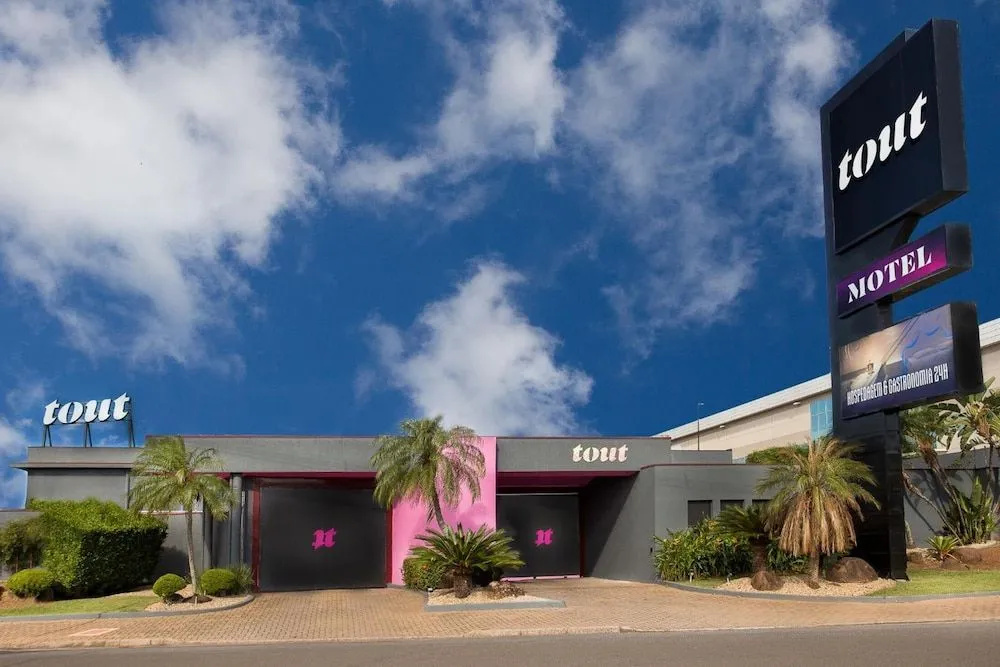 Tout Motel (Adults Only)