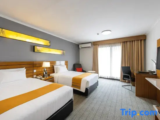 Maple Hotel Room Type - Deluxe Triple Room