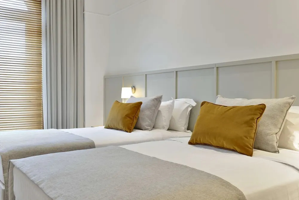 Patio Double room (full double bed)