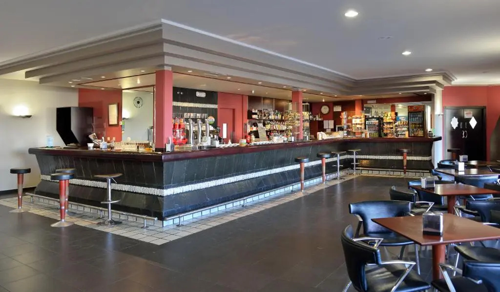 Food & Beverage
