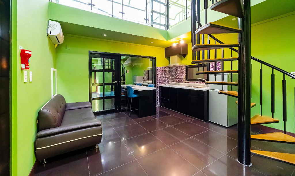 Lobby & Reception