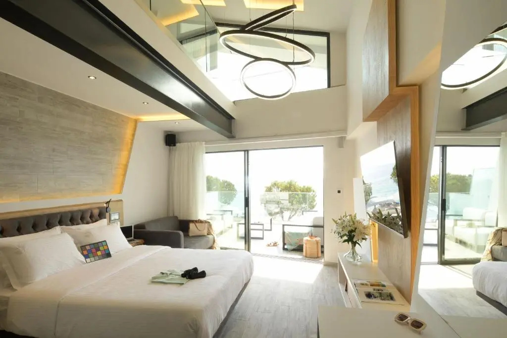 Senior Suite seafront