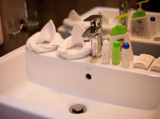 Oak Ray Regency Hotel