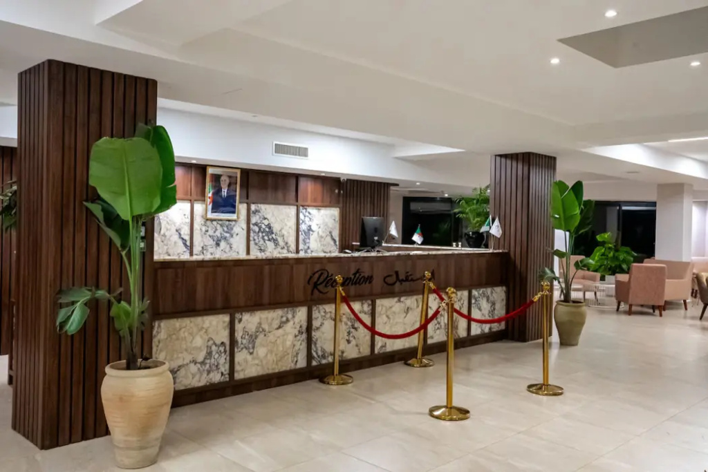 Lobby & Reception